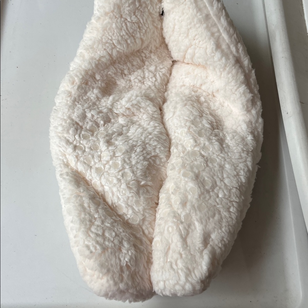 Panda Gripper Sherpa Socks - Picture 3 of 3